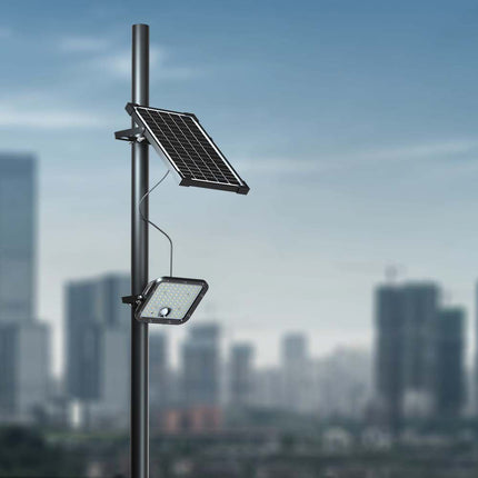 Projecteur LED solaire 4800 lm, télécommande, détecteur de mouvement